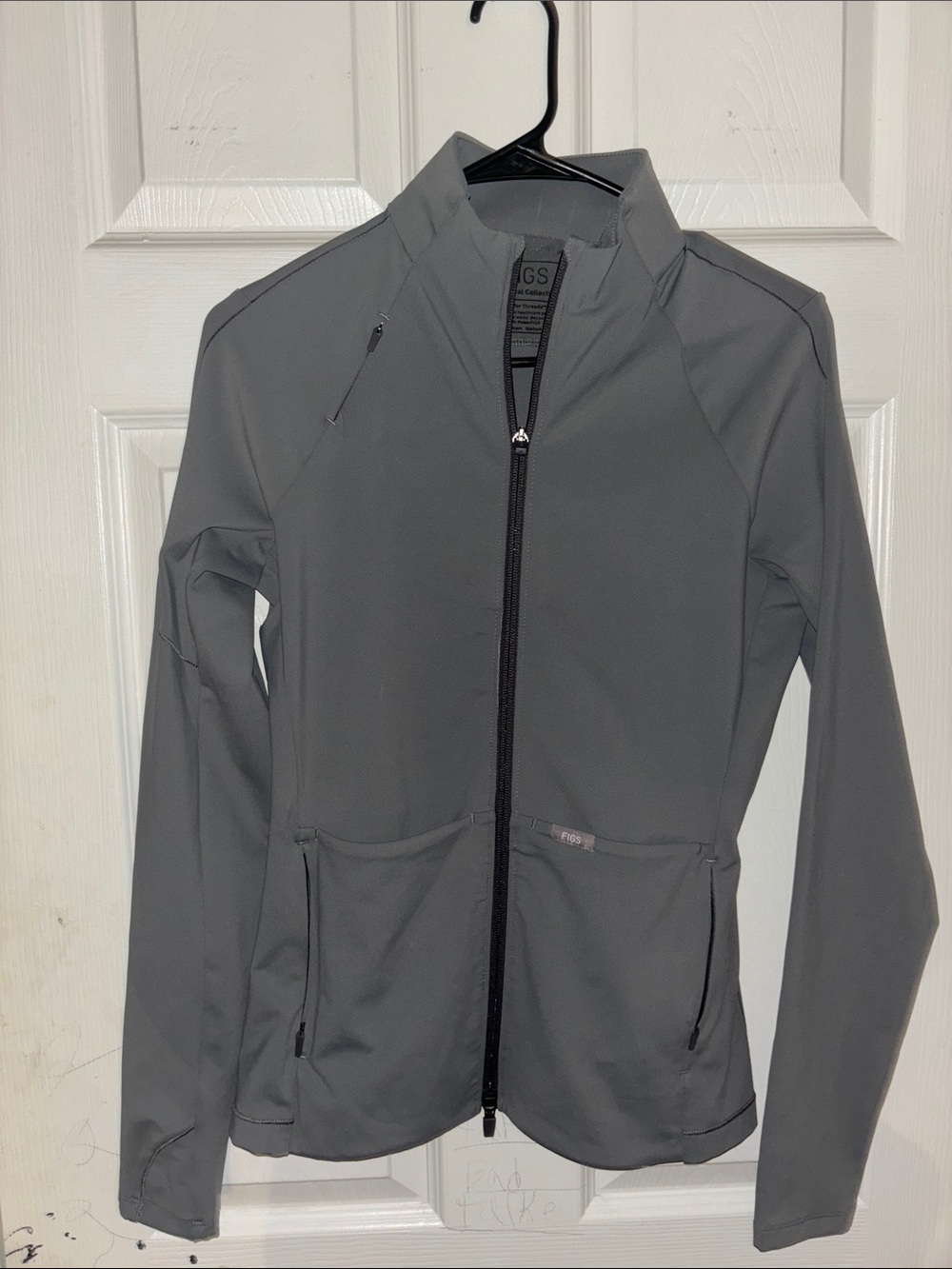 FIGS women’s Light Gray Performance Full-Zip Jacket small